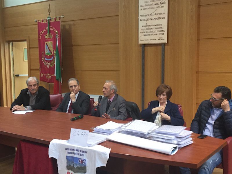 Lamezia, ventimila "no" al ridimensionamento dell'ospedale