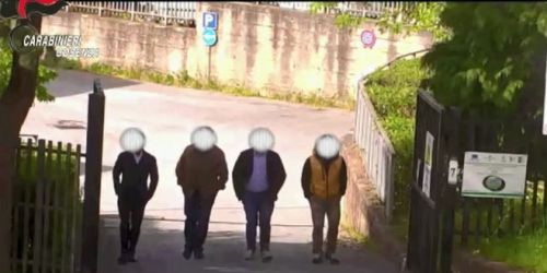 Furbetti-del-cartellino-hall-pass