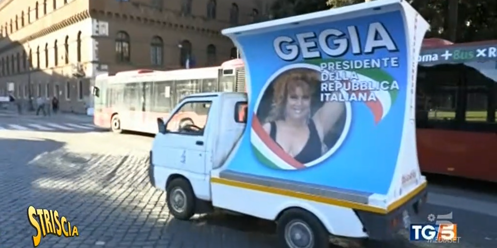 «Volete un alto profilo? Gegia», la provocazione di “Striscia” e lo speciale del “Corriere”