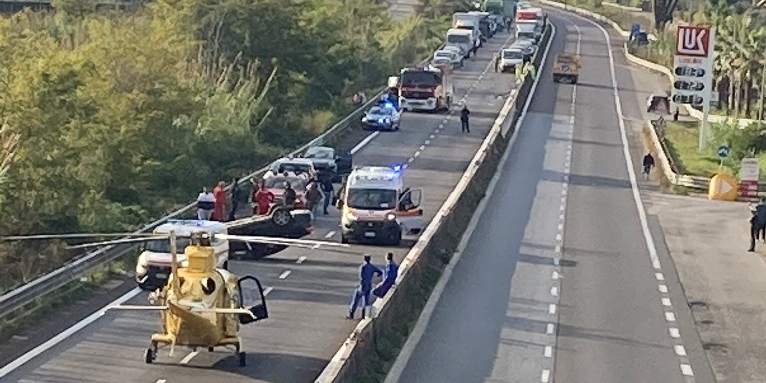 Scontro sulla Due Mari, ferite due persone – FOTO