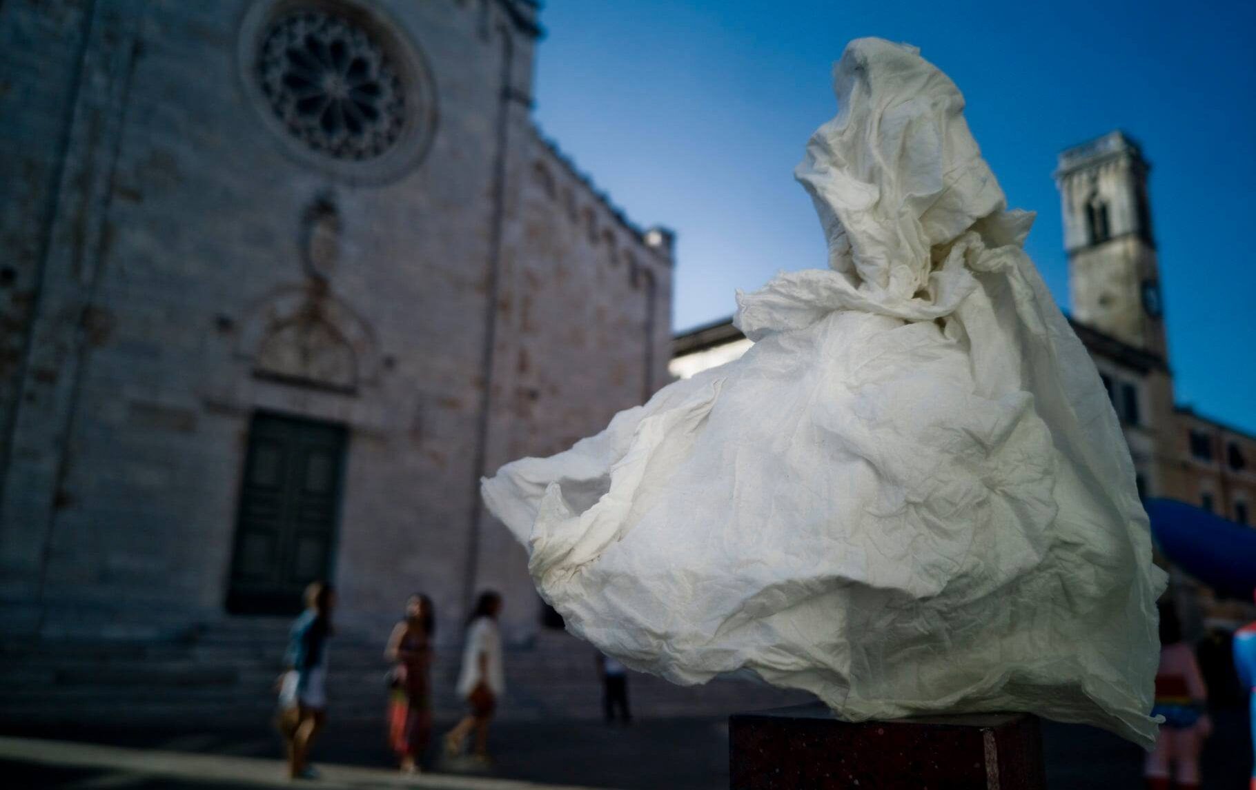 Il Museo archeologico di Catanzaro riapre con la mostra “L’illusione e il tempo”