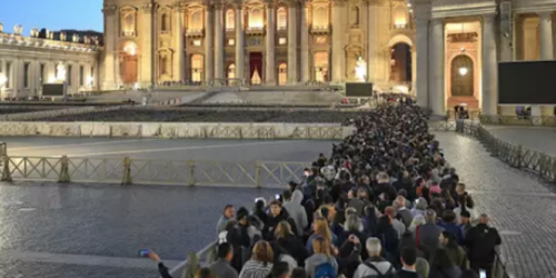 papa francesco ultimo saluto san pietro