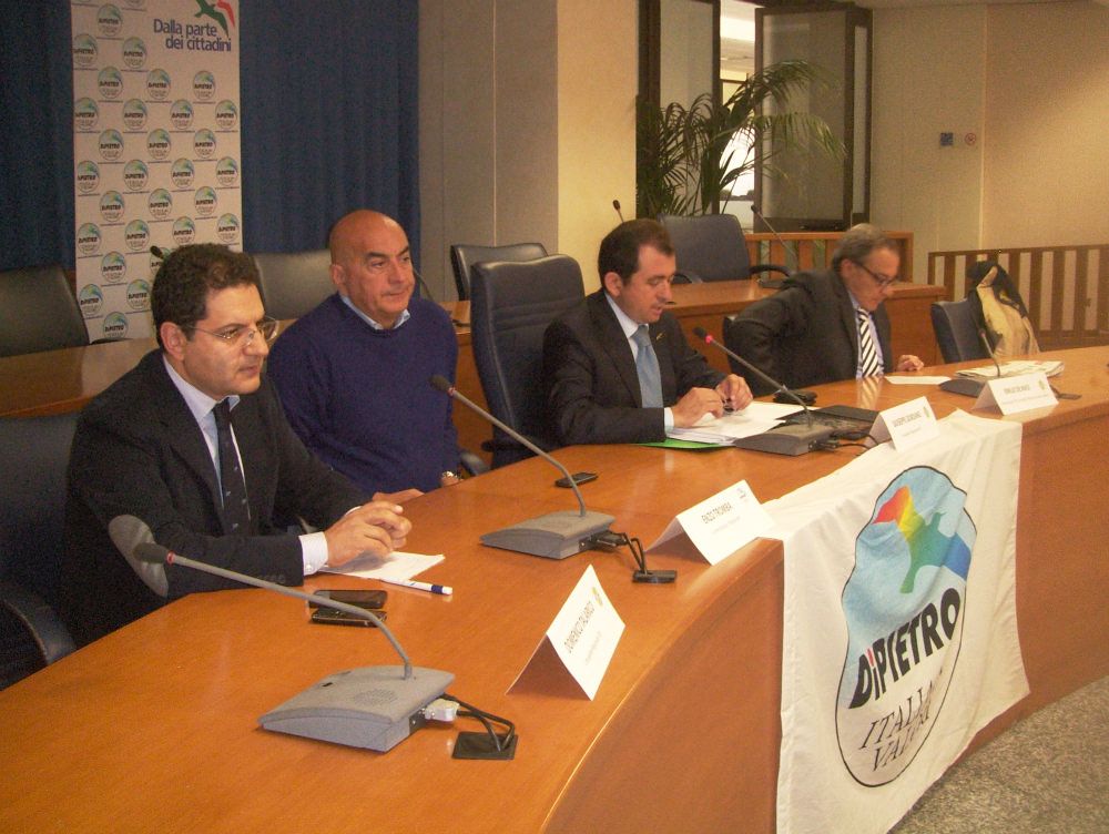 PALAZZO INFETTO | L`affondo di Idv: «Scopelliti si dimetta»