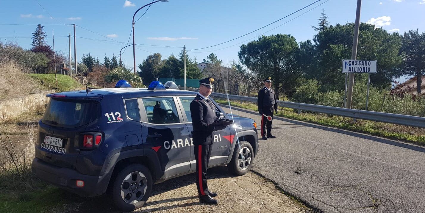 Cassano, nasconde eroina nell’ombelico: arrestato 36enne