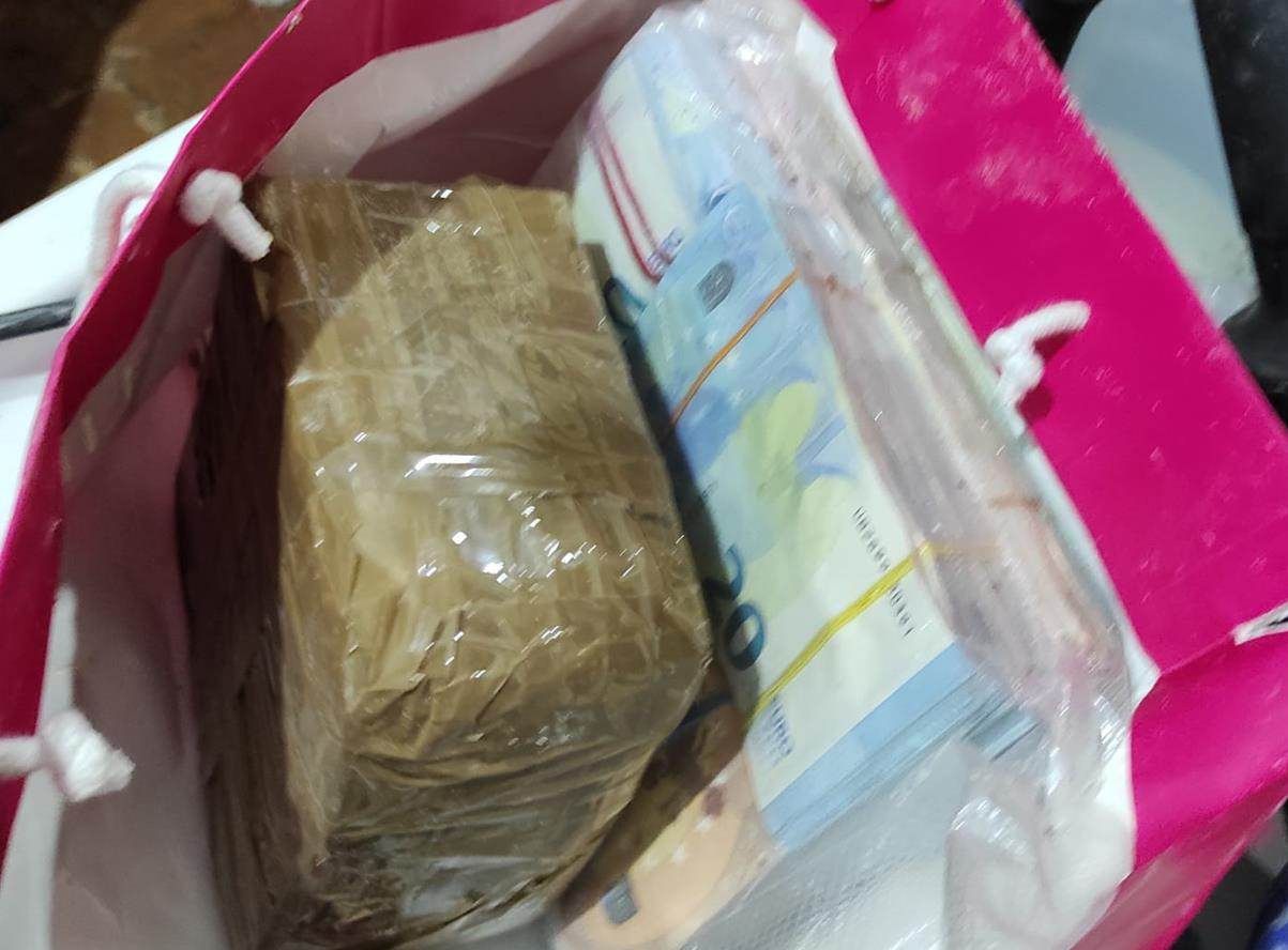 "Koleos", lo spaccio rende così tanti soldi che «la macchina li sta vomitando»