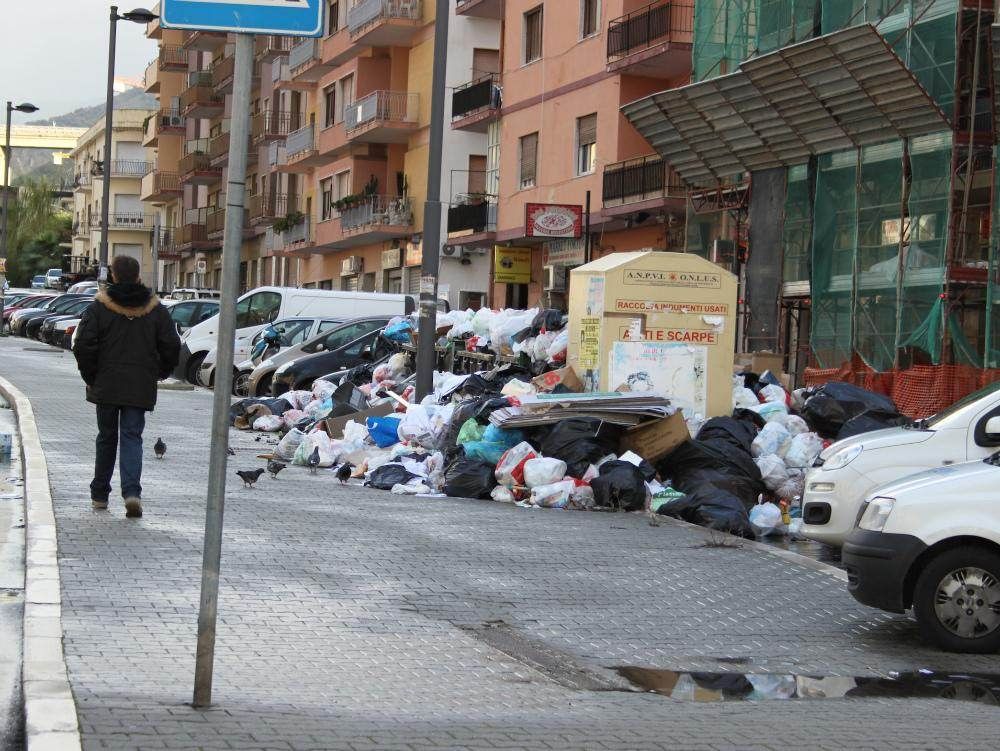 I rifiuti calabresi andranno in Campania