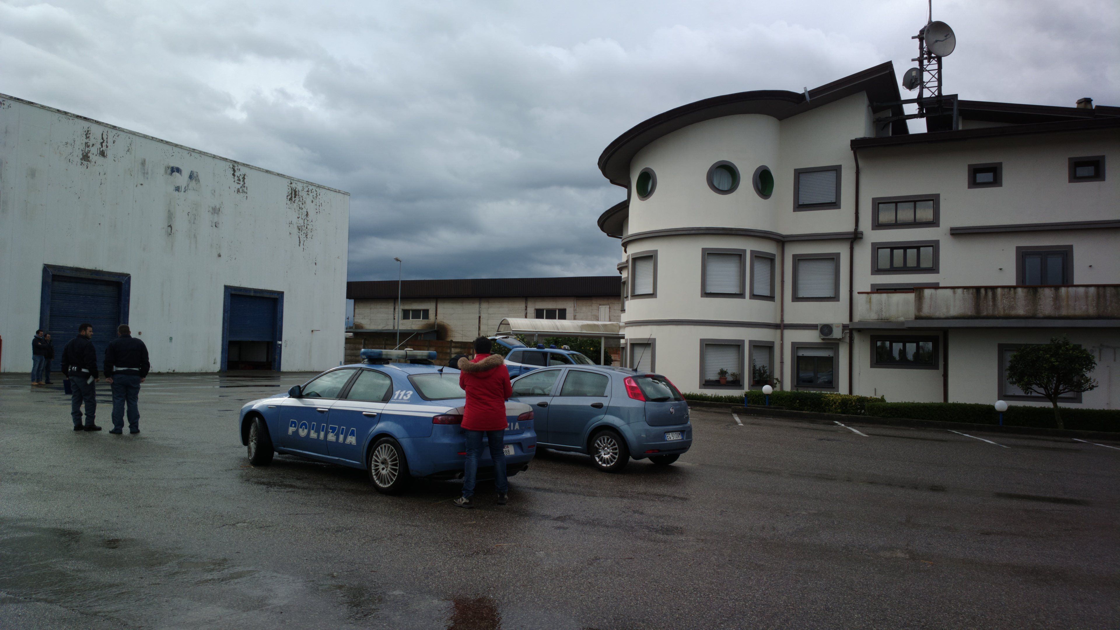 Gioia Tauro, bomba carta sotto l'auto di un imprenditore