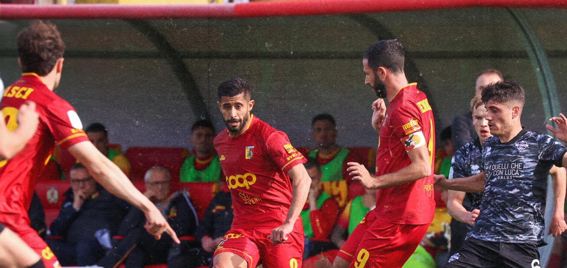 Il Catanzaro cade al “Ceravolo”: il Como vince in rimonta 2-1