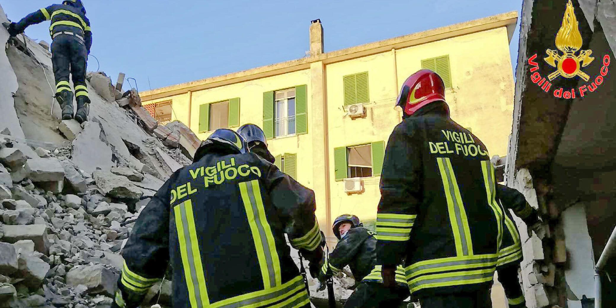 Fuga di gas nel Casertano, crolla una palazzina
