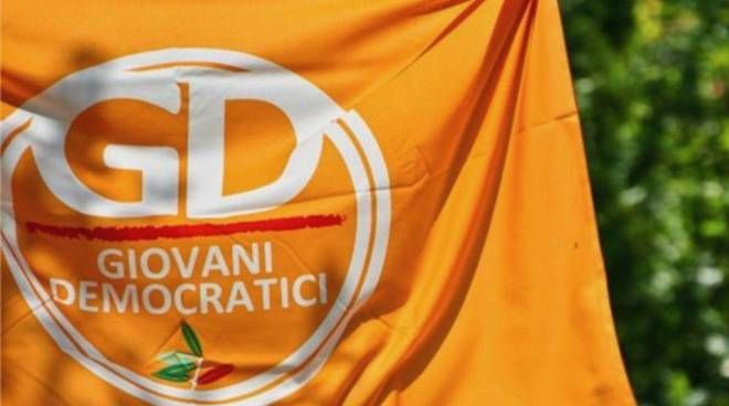 Giovani democratici di Cosenza: «L’intervista di Miccoli è un’offesa alla città. Torni a Roma»