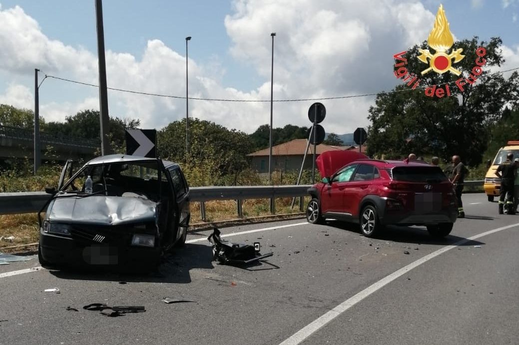 Incidente stradale a Chiaravalle Centrale: ferite due donne