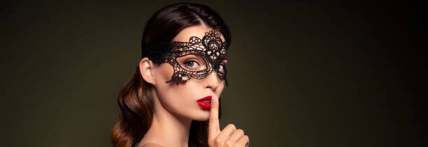 Festa sadomaso nel castello medievale, Comune viene commissariato