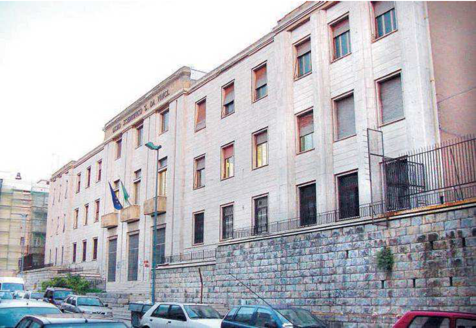 Reggio Calabria, tragedia sfiorata in un liceo: studente 15enne accoltellato da un coetaneo