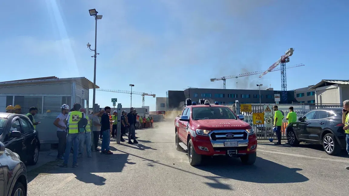 Ennesimo incendio nel cantiere dell’ospedale della Sibaritide: indagini per sabotaggio