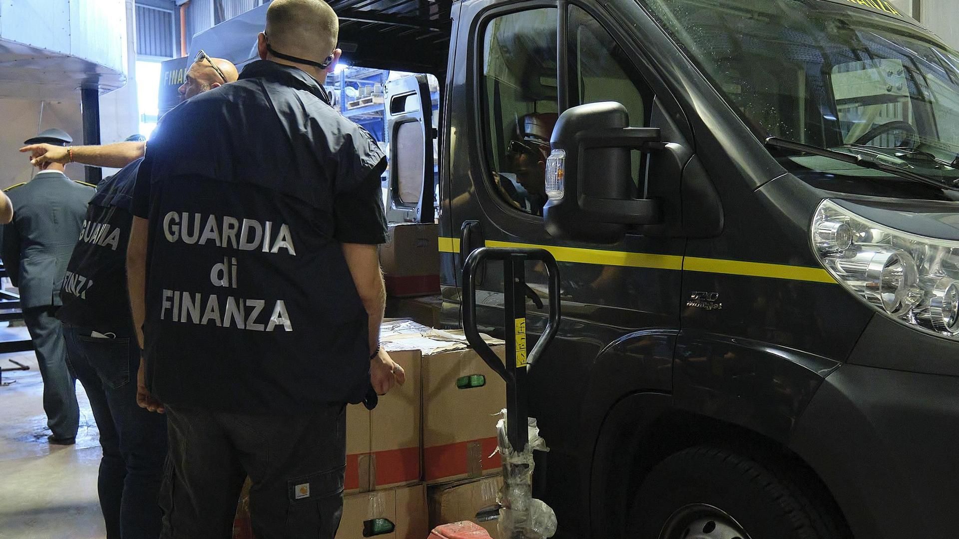 Blitz contro il narcotraffico colombiano, in manette esponenti (anche) dei clan calabresi – FOTO