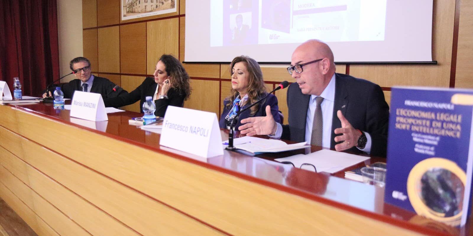 Presentato a Cosenza l’ultimo libro di Francesco Napoli “L’economia legale. Proposte di una soft intelligence”