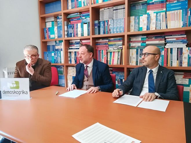 Sanità zombie, in Calabria una famiglia su tre rinuncia a curarsi – VIDEO