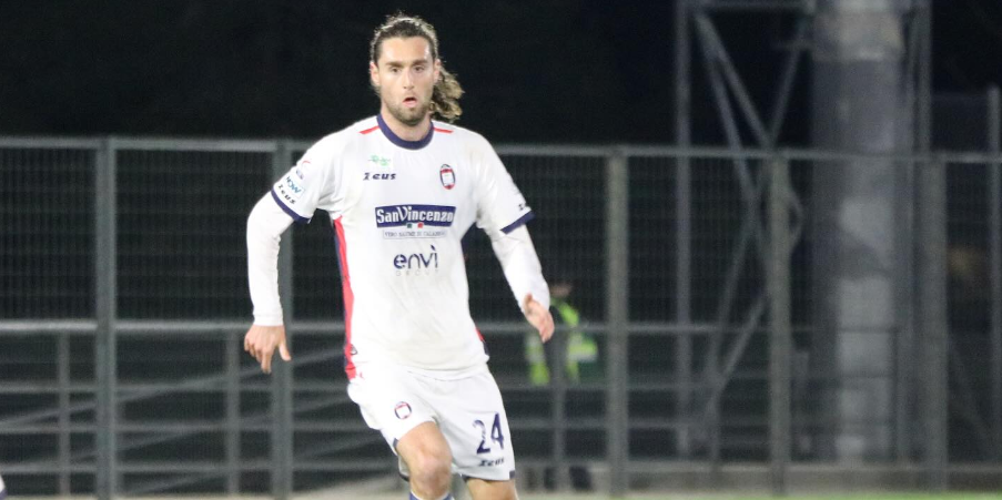 Crotone ko di rigore al “Partenio”. Ora ai playoff sfida contro il Picerno