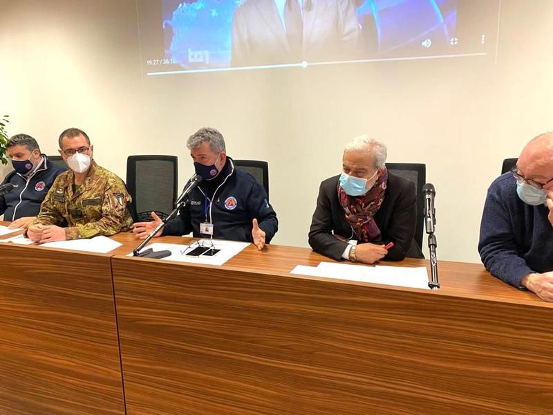 Sanità, Unità di Crisi alla Cittadella: «Assunzioni immediate con i fondi Covid»