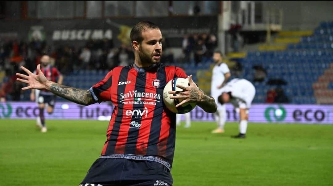 Tumminello, possibile addio al Crotone: il Benevento pronto al gran colpo