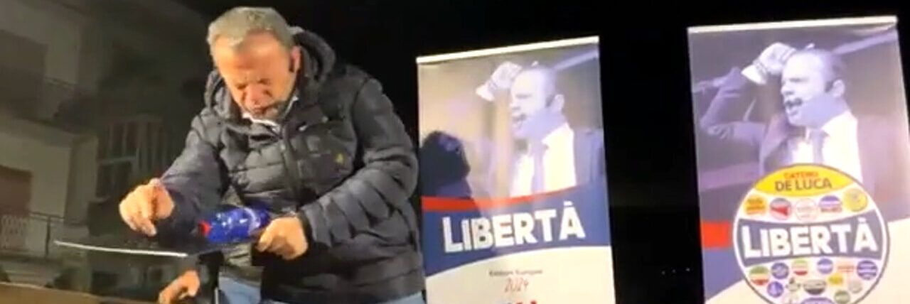Malore per Cateno De Luca durante un comizio, ricoverato a Messina