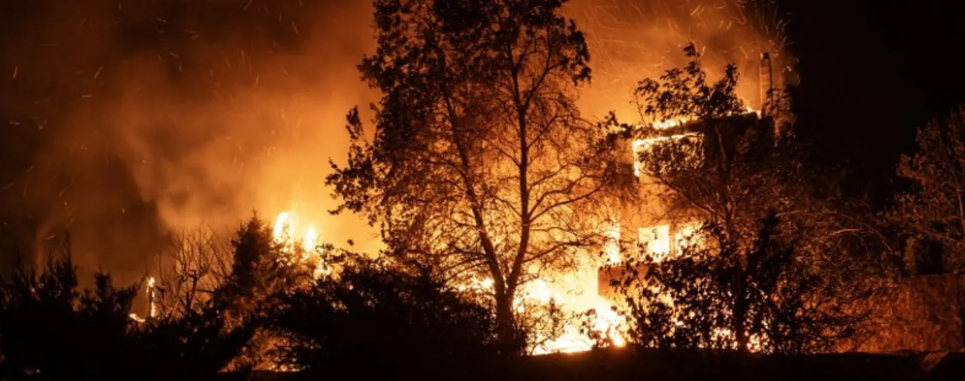 In Calabria 107 incendi in un giorno: l’allarme di Legambiente