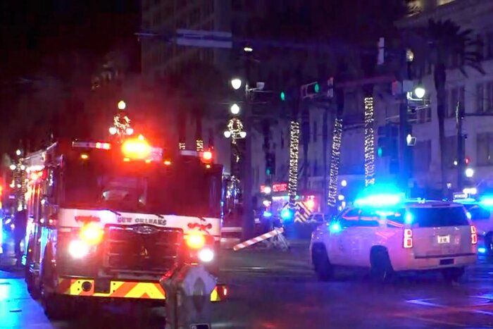 Auto su folla a New Orleans, almeno 10 morti e 30 feriti