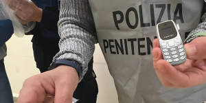 ’Ndrangheta, smartphone e sim in carcere per i La Rosa: chiuse le indagini per 46 persone – I NOMI