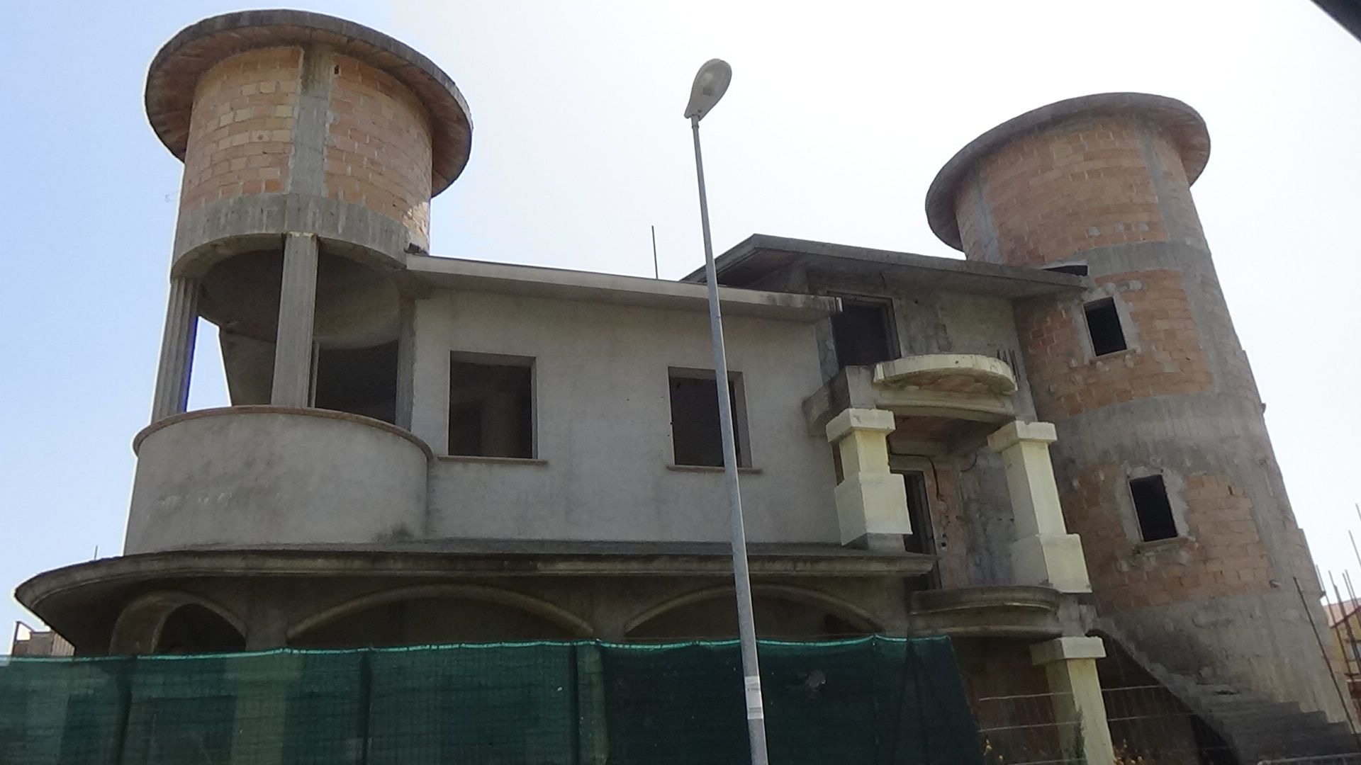 Una biblioteca per gli studenti di Locri in una villa confiscata alla ‘ndrangheta