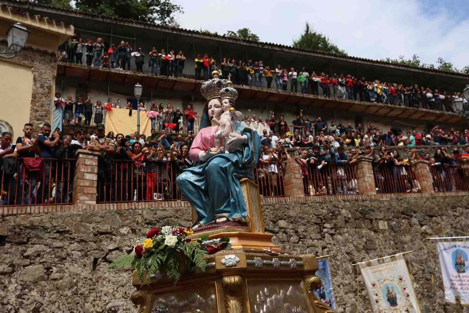 È legato a un clan di Bagnara e cerca portare la "vara" a Polsi, allontanato dai carabinieri