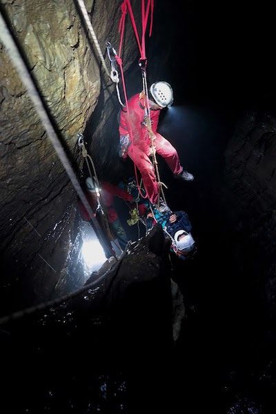 Un'esercitazione a 650 metri sottoterra