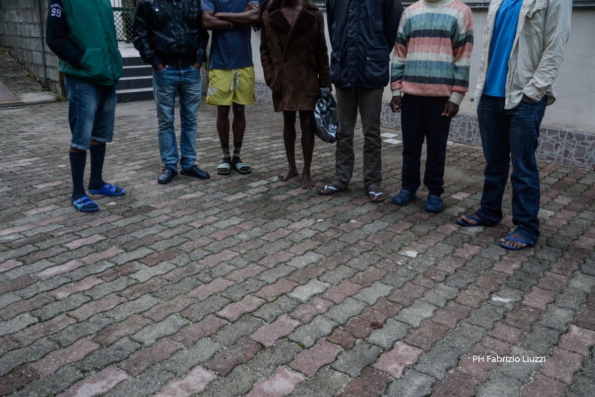 Mendicino, le due facce dell'accoglienza