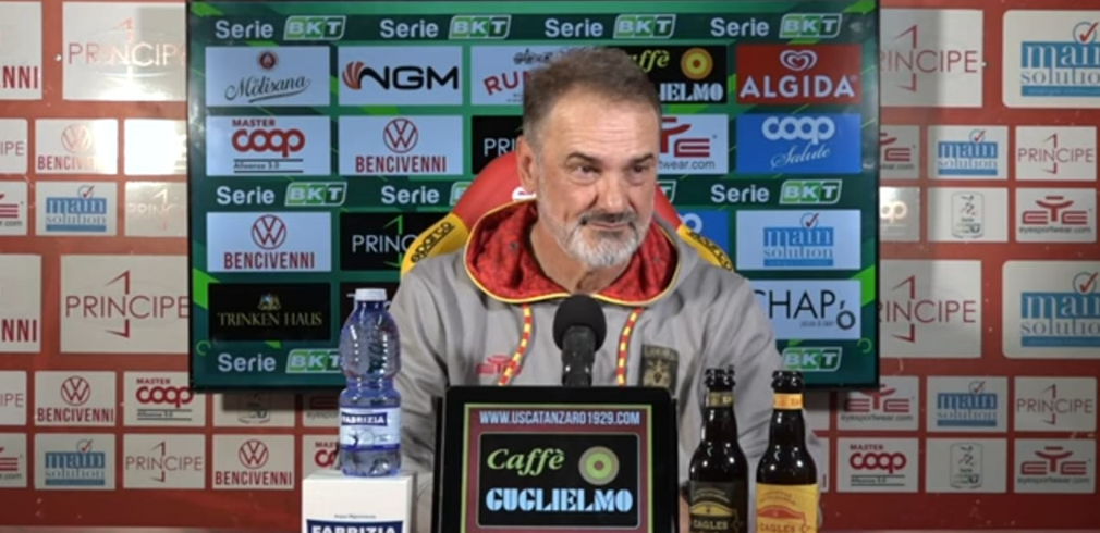 Catanzaro sogna la serie A, ma Vivarini vola basso: «Così rischiamo di deconcentrarci»