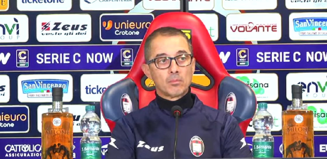 Scoglio Foggia per il Crotone, Longo: «Darò continuità a chi ha giocato ultimamente»
