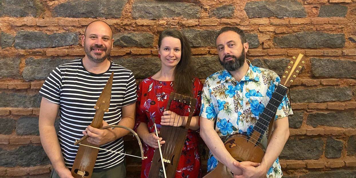 Domani “I cammini della lira”. Nel borgo di Camini suoni e tradizioni dallo Jonio al Baltico