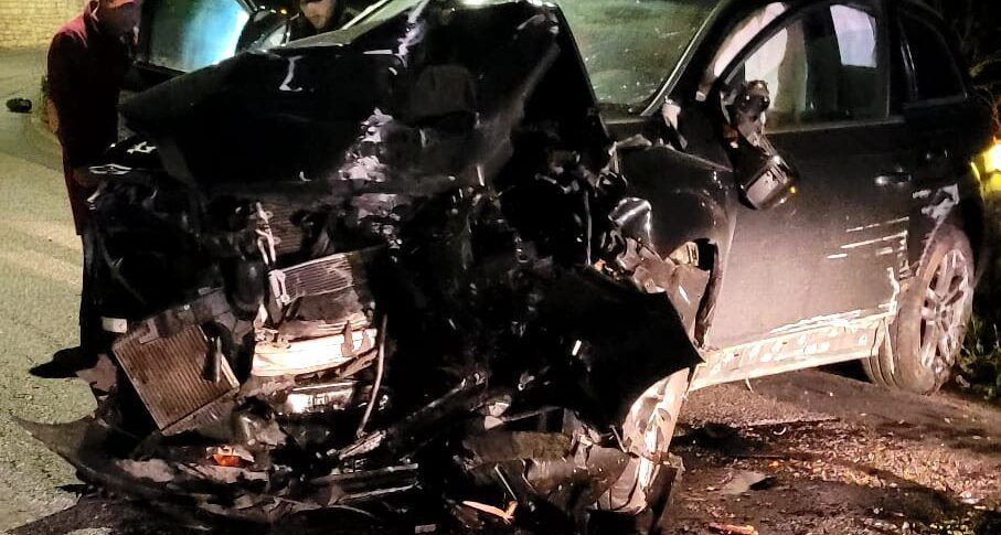 Incidente nella notte nel Cosentino: un’auto si schianta contro un muro, 50enne in prognosi riservata