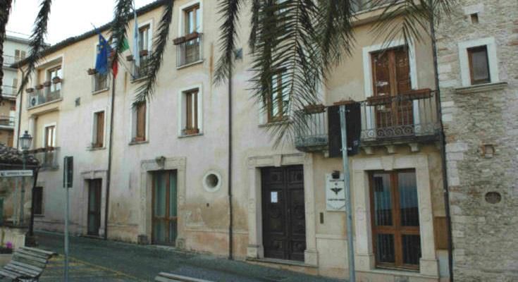 Castrolibero, il Tar dà ragione a 14 genitori: si torna in classe