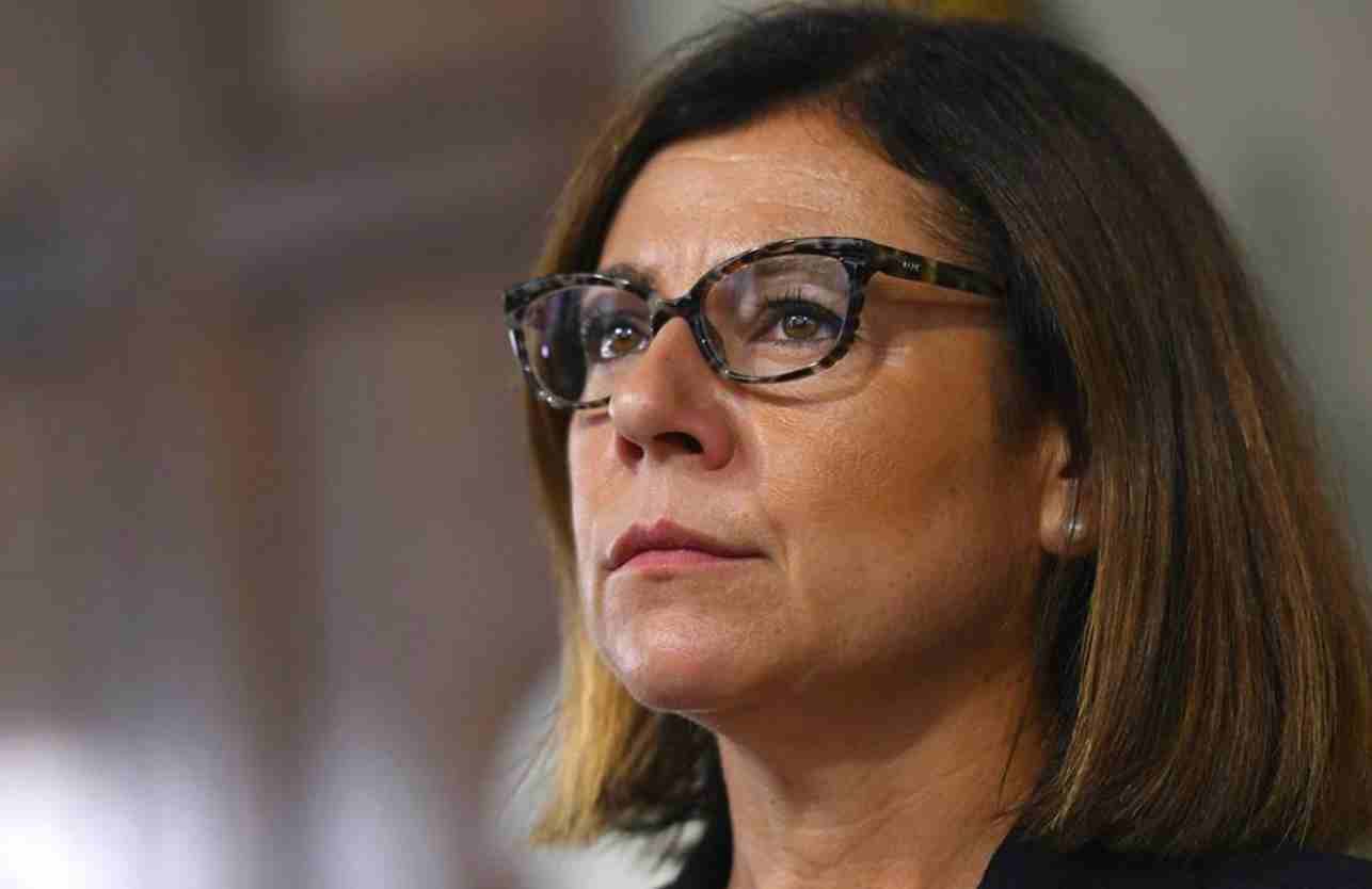 Fase 2, De Micheli: «Per adesso scordatevi le seconde case»