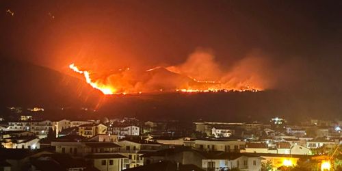 Fiamme nel Pollino: vasto incendio tra Morano, Castrovillari e Frascineto