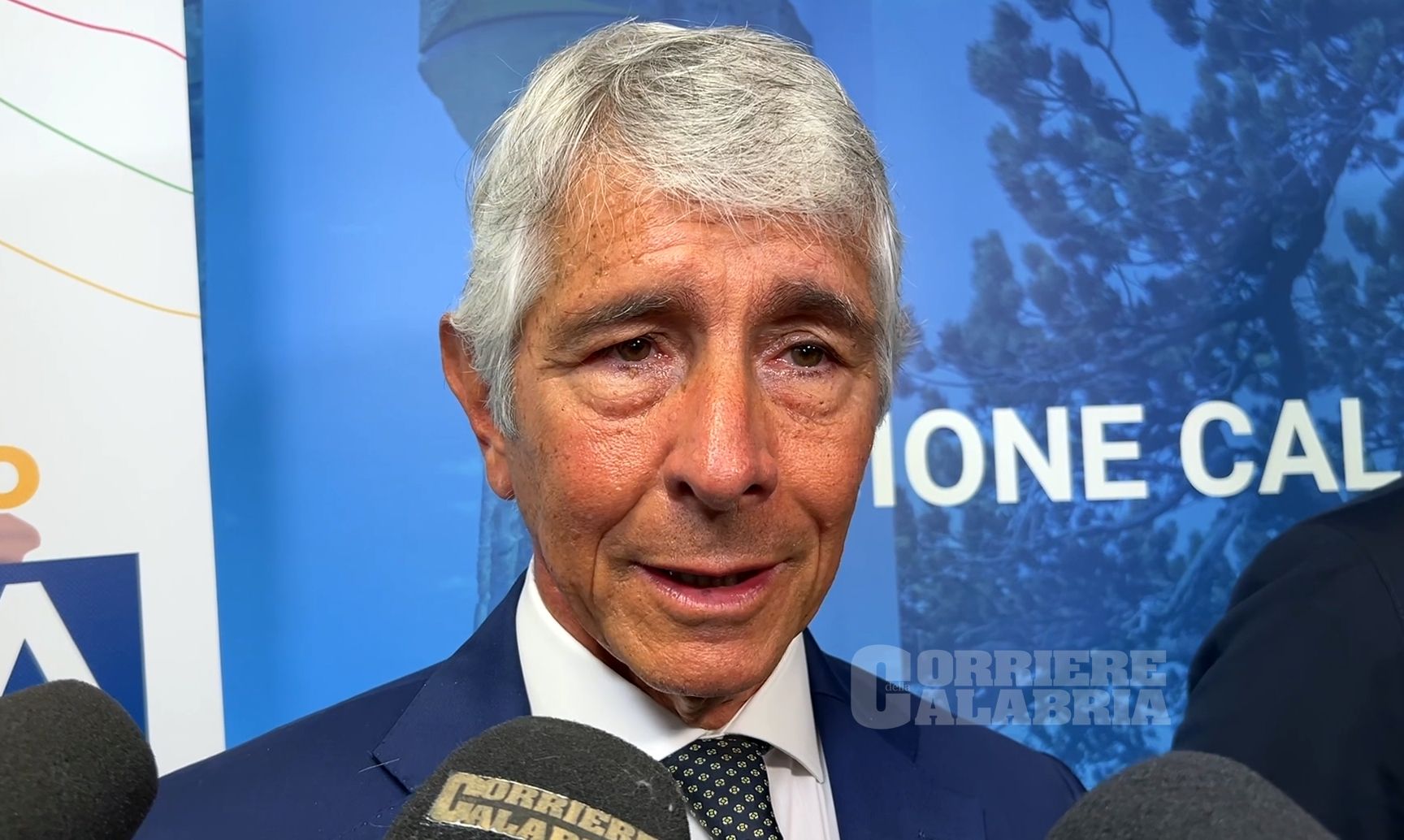 Criminalità negli stadi, la soluzione del ministro Abodi: «Chi sbaglia paga»