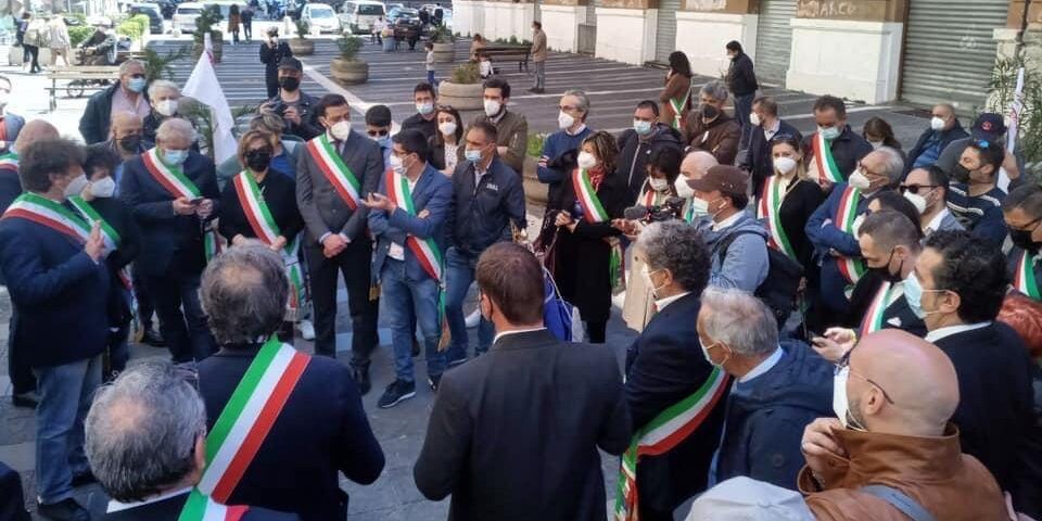 Il sindaco di Cariati scrive a Mattarella: «Differenze tra Nord e Sud attestano il fallimento dello Stato»