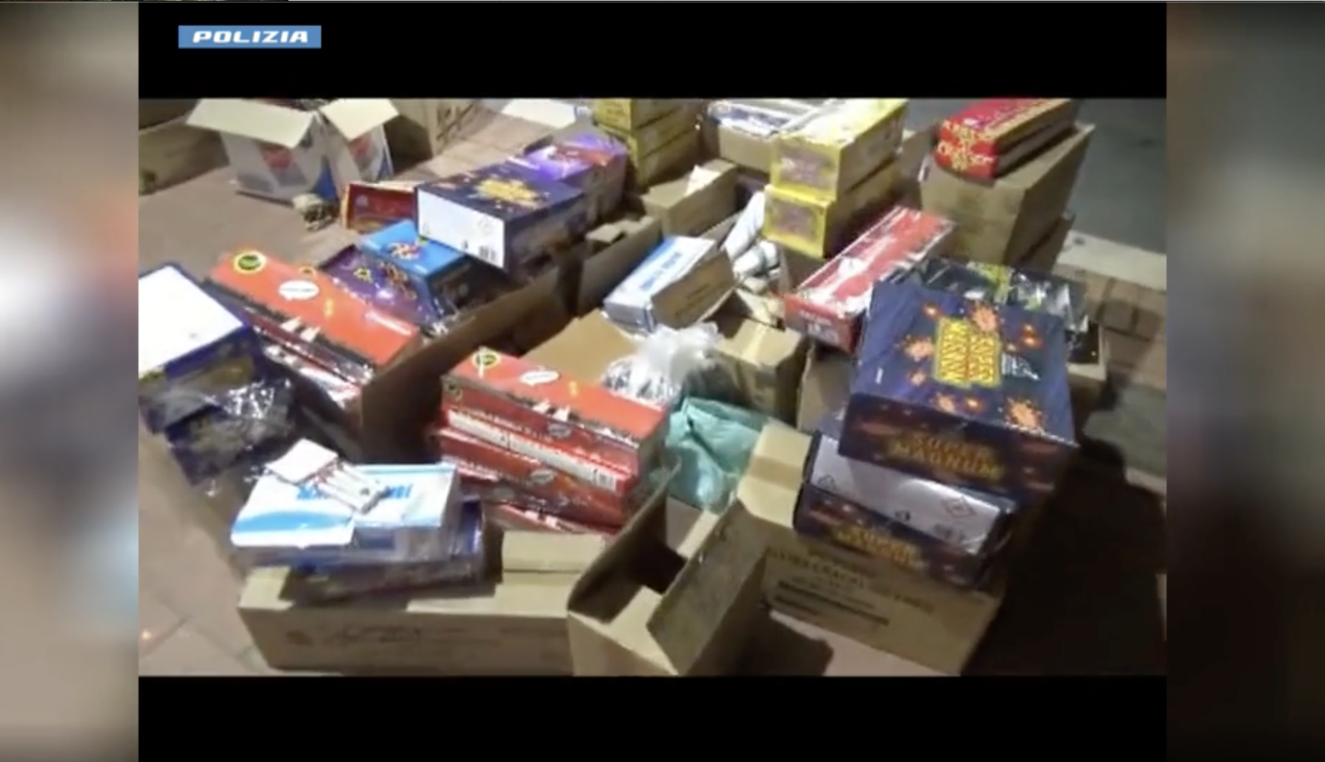 Sequestrati a Crotone 400 chili di botti e migliaia di prodotti da fumo illegali – VIDEO