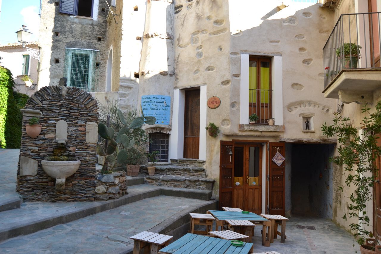 Quanto siamo motivati, come calabresi rimasti, a capitalizzare le peculiarità dei nostri territori?