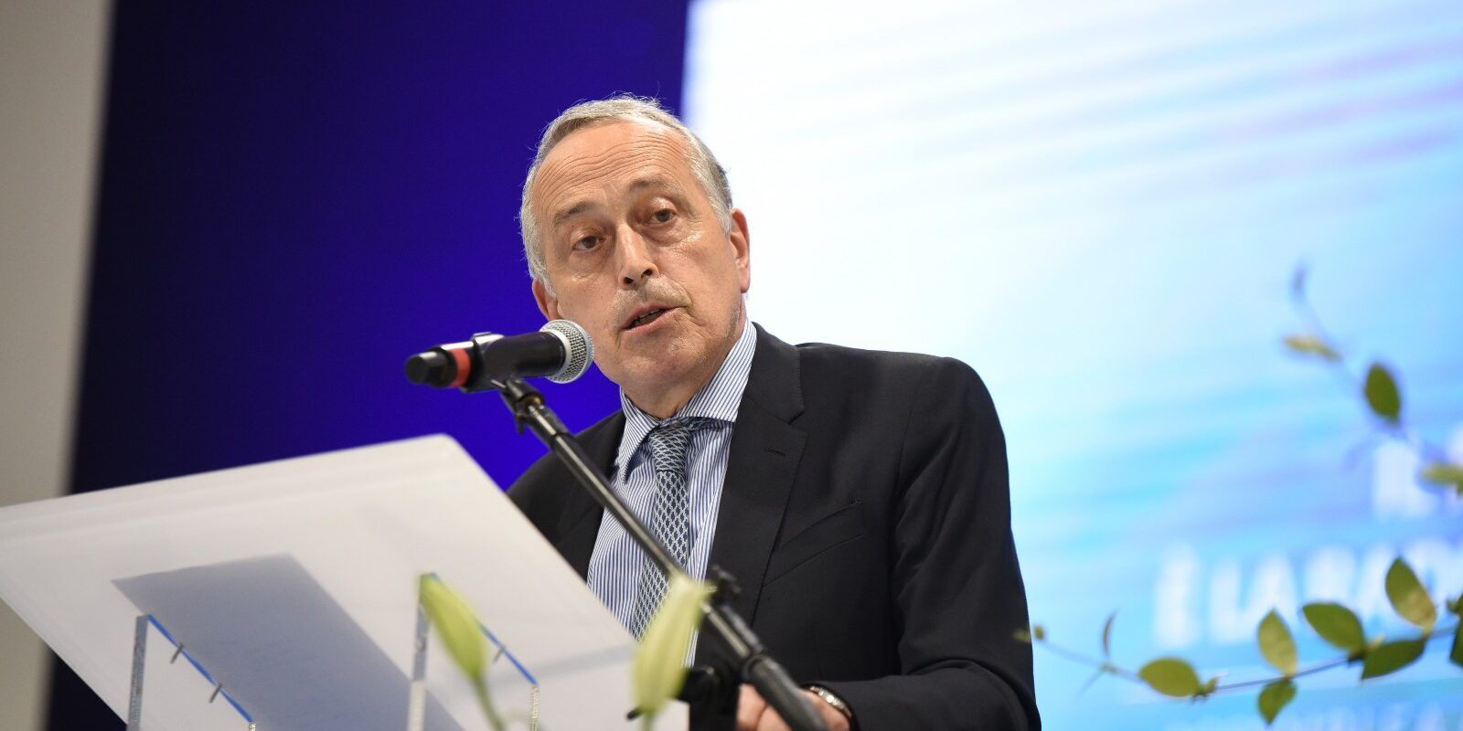 Abete a Catanzaro: «Decisi a tutelare i dilettanti». Mirarchi confermato presidente Lnd Calabria