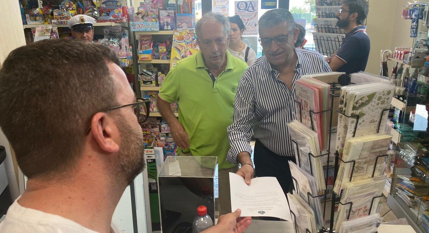 Da oggi a Cassano il certificato anagrafico lo si può chiedere anche al tabaccaio