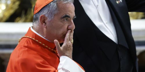 Chiesti 7 anni e 3 mesi per il cardinale Becciu