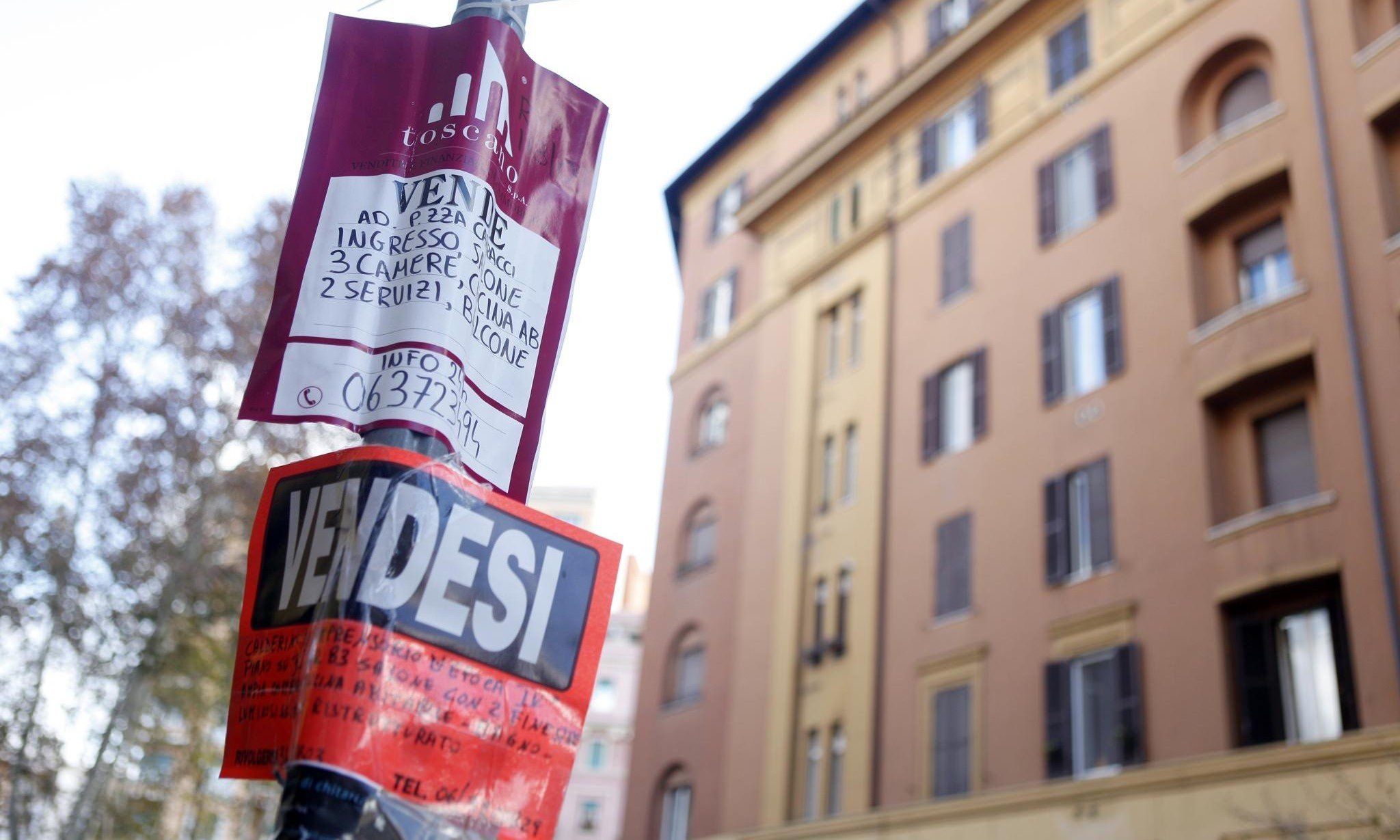 Casa, compravendite in calo dell'8%