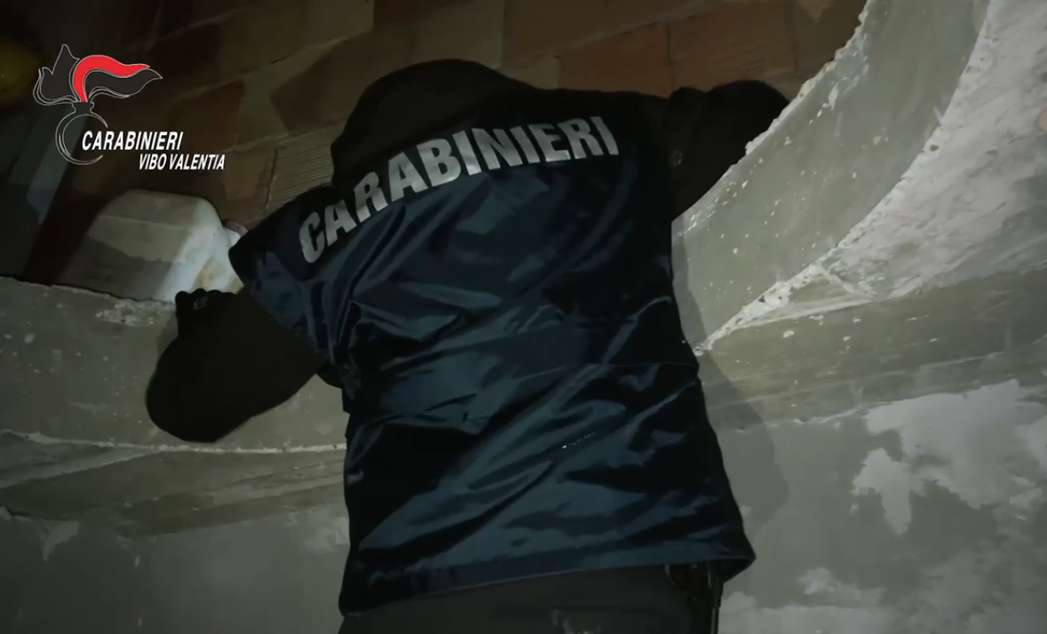 La ‘Ndrangheta vibonese e la marijuana “che sballa” spedita in Sicilia. «Quella che arriva si vende tutta, c’è l’inferno qua!»