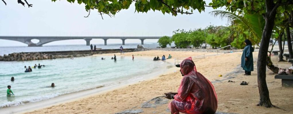 Maldive, recuperato un corpo. Sospese per maltempo le ricerche