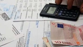 Crisi nel Golfo, stangata bollette: +1,8 miliardi per le famiglie in sei mesi